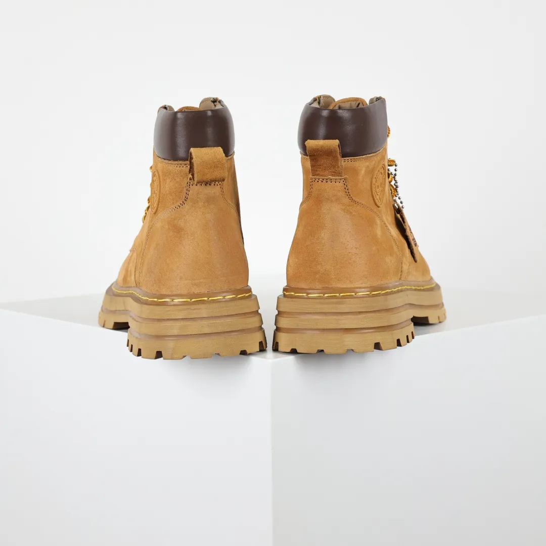 Copy price 💰620 Core recommendation Good price 🚀Timberland Timberland outdoor high-top casual rhubarb boots series #Guangdong Dachang quality Original box original packaging #25ss new style Fashion and trend matching The fabric is made of Italian 🇮🇹 top frosted fine-grained cowhide with anti-odor and anti-corrosion genuine leather latex insoles. The outsole and hardware are all made from OEM raw materials. They are the same as the original Goodyear never-opening process. Good products do not kill pigs. The quality of the first order is strictly controlled. Exclusively released on the entire network. The quality is beyond doubt. The whole set of official website unified packaging gives you a perfect wearing experience. The quality is exquisite and durable. A must-have for sportsmen. Specially designed to prevent handsomeness. High-quality and first-class foot feel. This winter, it is specially used for cold protection and outdoor use. Daily casual matching. Size: 39 40 41 42 43 44 (leather shoe size)